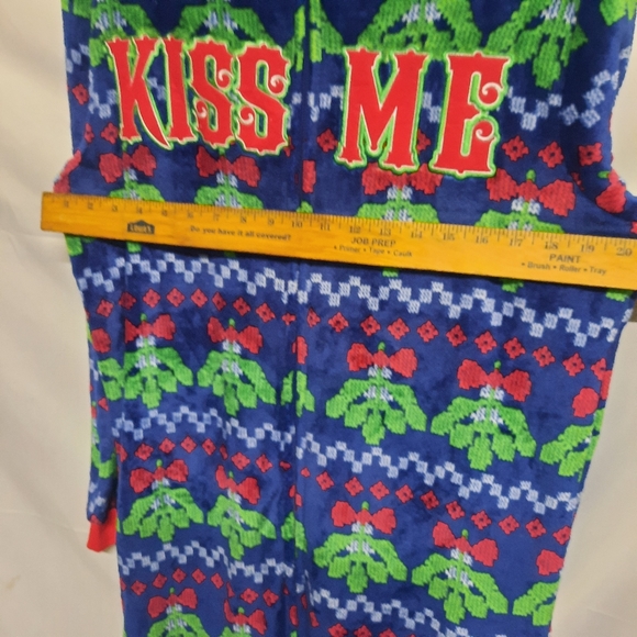 NWOT December 25th Christmas MIstletoe Kiss Me Unionsuit 1 piece fleece XL - Picture 5 of 6